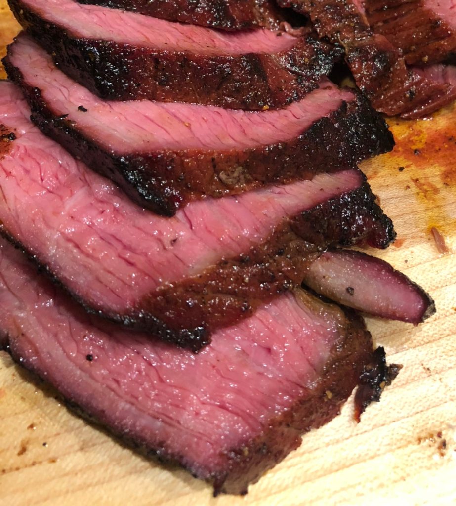 tri tip slices cut with the grain